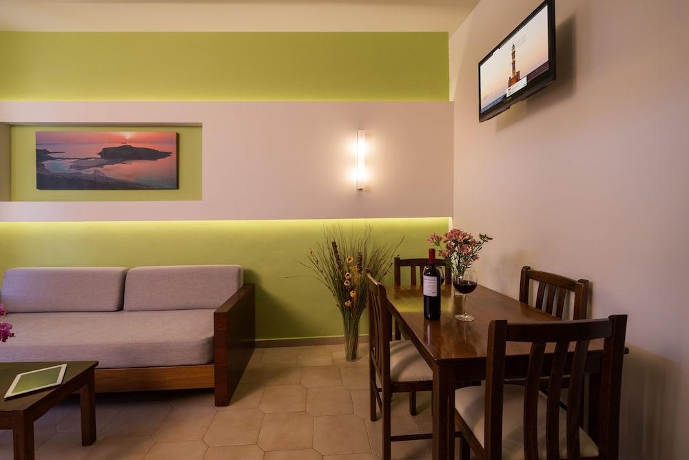 Oscar Suites & Village Agia Marina Exterior foto